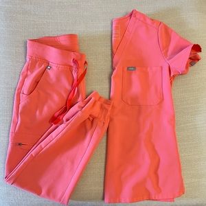 Figs XXS Catarina top XSP Zamora joggers.